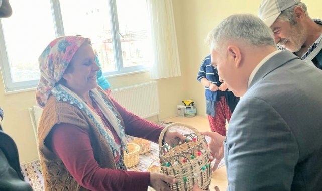 Afyonkarahisar'ın Dinar ilçesinde Sosyal Dayanışma Merkezleri'nde (...