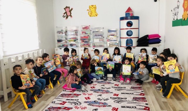 Ağrı'da anaokulu öğrencileri, "Kütüphane Haftası"nda depremze...