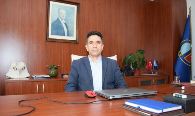 Anadolu Üniversitesi Eğitim Fakültesi Dekanı ve Temel Eğitim Bölümü Öğretim...