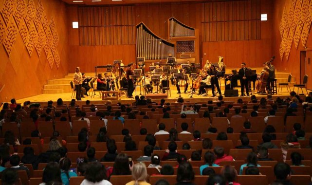 Ankara Gölbaşı Belediyesi 350 minik öğrencinin katılım sağladığı interaktif...