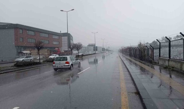 Ankara'da etkisi artıran kar yağışı kartpostallık görüntüler ortaya çık...