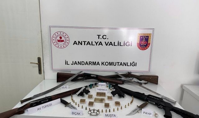 ANTALYA (İHA) – Antalya'da silah kaçakçılarına yönelik düzenlenen opera...