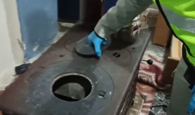 Antalya'nın Finike ilçesinde jandarma ekipleri tarafından detektör köpe...