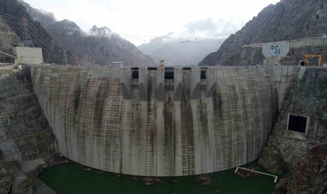 Artvin'de su tutmaya başlayan Yusufeli Barajı ve HES projesinde sular y...