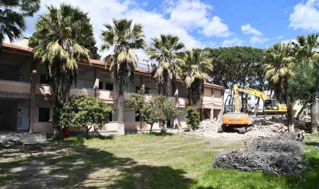 Aydın'ın Söke ilçesinde Turgut Özal Bulvarı üzerinde bulunan, uzun süre...