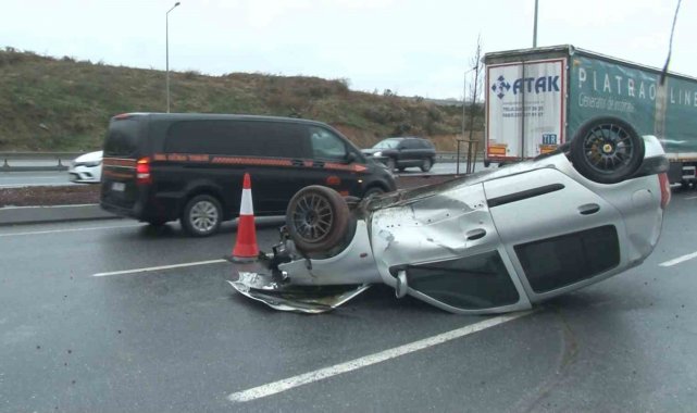 Başakşehir Çam ve Sakura Şehir Hastanesi'ne giden yolda yağışlı hava ne...