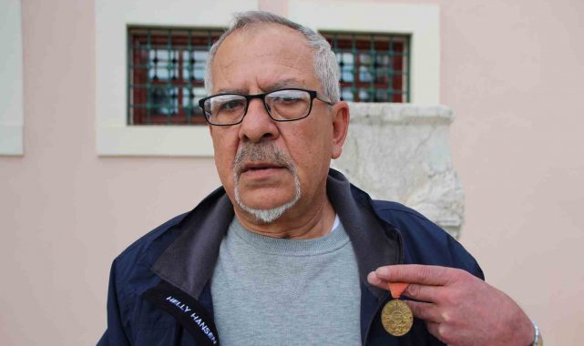 Bilecik'te yaşayan Halil İbrahim Zengin, dede yadigarı İstiklal Madalya...