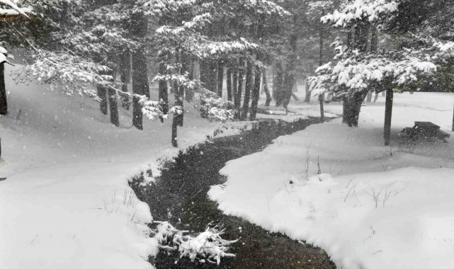 Bolu'nun en çok tercih edilen doğa alanları arasında bulunan Abant Gölü...
