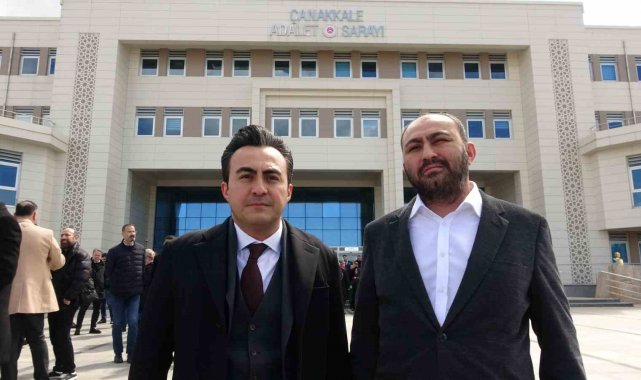 Çanakkale'nin Gelibolu ilçesinde, eğitimci Nazmi Arıkan ile şoförü Şeri...