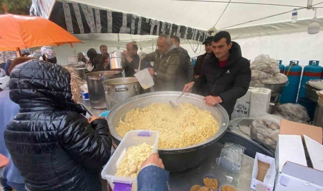 Çanakkale'nin Lapseki ilçe Belediyesi, 11 ili etkileyen yıkıcı depremle...