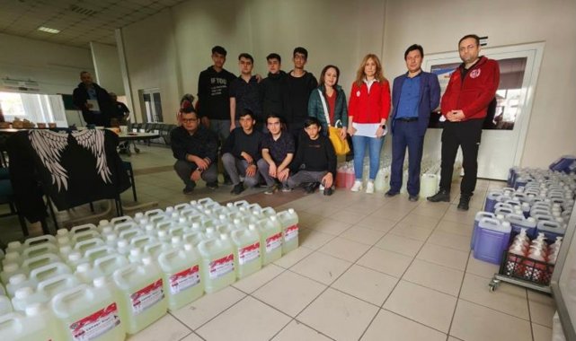 Çankırı'da lise öğrencileri ve öğretmenleri tarafından üretilen yüzlerc...