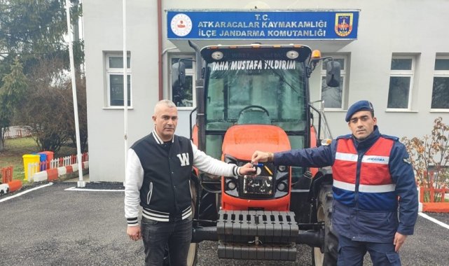 Çankırı'nın Atkaracalar ilçesinde çalınan traktör, jandarma ekipleri ta...