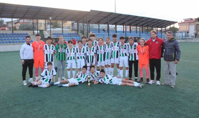 Denizlispor'un pilot takımı olan Denizli U14, Yerel Ligini 27 maçta 27 ...