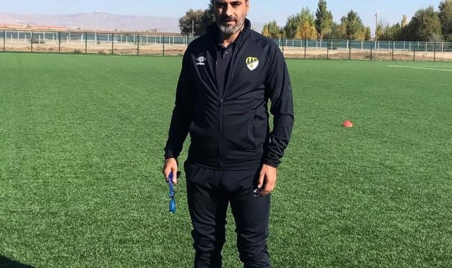Diyarbakırlı teknik adam Sadettin Özer, görev yaptığı Bölgesel Amatör Lig 1...