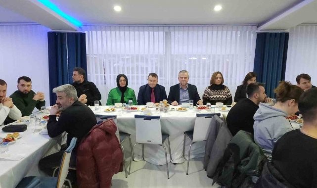 Düzce Gazeteciler Cemiyeti üyeleri iftarda bir araya geldi. İftarda, Düzce ...