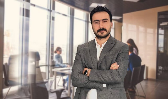 DÜZCE(İHA) – Bilsoft Yazılım Genel Müdür Yardımcısı Mehmet Orkun Öztürk, ön...