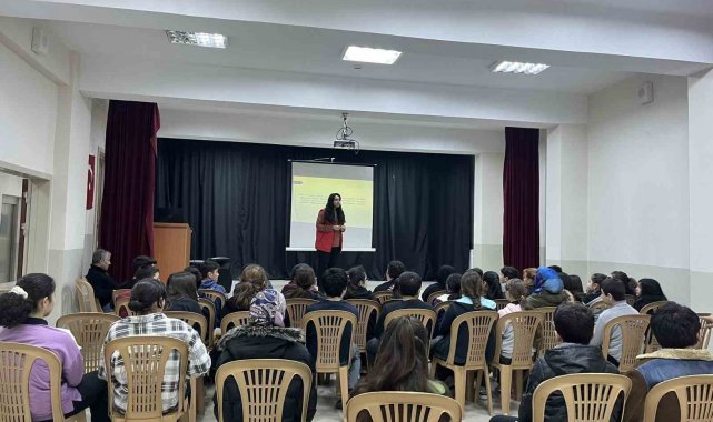 DÜZCE(İHA) – Düzce'nin Akçakoca ilçesinde Gençlik Merkezi tarafından ok...