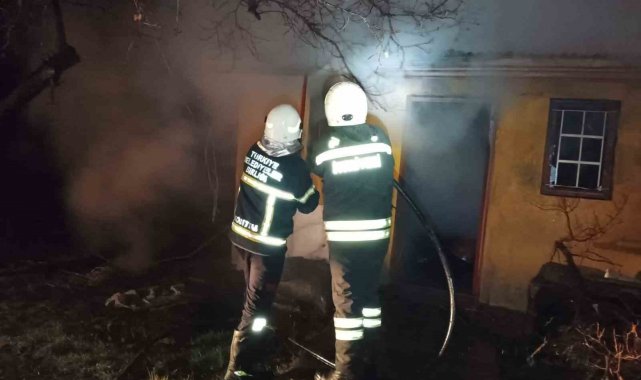 Erzincan'da faaliyet gösteren bir soğuk hava deposunun yanında bulunan