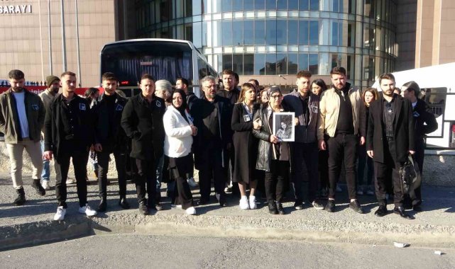 İstanbul'da bir alışveriş merkezinin önünde genç kıza çarparak ölümüne ...