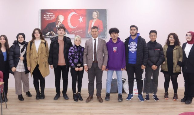 İzmit Belediyesi, deprem bölgesinden gelen depremzede öğrencilerin eğitimle...