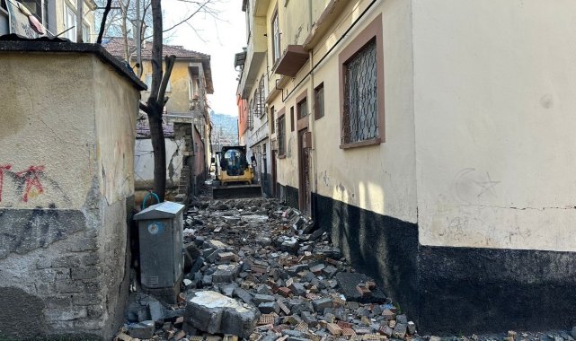 Kahramanmaraş Dulkadiroğlu Belediyesi Fen İşleri Müdürlüğü ekiplerinin, ilç...
