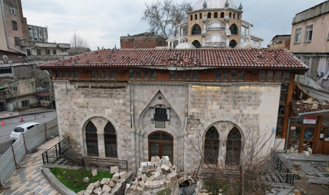 Kahramanmaraş'ta depremden hasar gören 319 yıllık Arasa Camii'nin v...