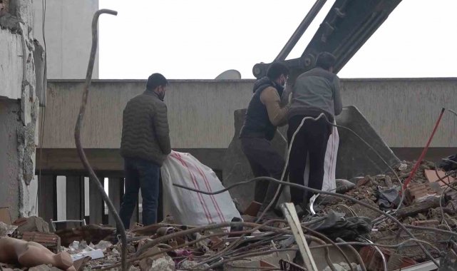 Kahramanmaraş'ta meydana gelen depremlerde iki kişiye mezar olan iş mer...