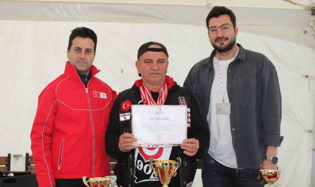 Kan bağışında dünya rekortmeni olan 63 yaşındaki Emin Şahin, 462'nci ka...