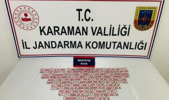 Karaman'da jandarmanın şüphe üzerine durdurduğu 2 kişinin üzerinde yapı...