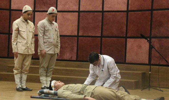 Kastamonu'da 18 Mart Şehitler Günü'nün de öğrenciler tarafından sah...