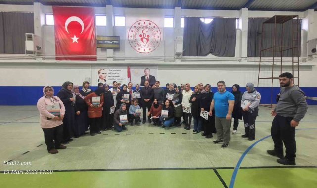 Kastamonu'nun Cide ilçesinde hazırladıkları binden fazla ürünü 2,5 saat...