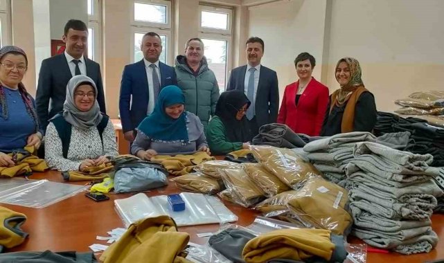 Kastamonu'nun Daday ilçesinde bir araya gelen gönüllü kadınların destek...