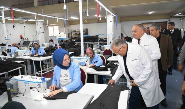 Kayseri Büyükşehir Belediye Başkanı Dr. Memduh Büyükkılıç, Yahyalı ilçe ziy...