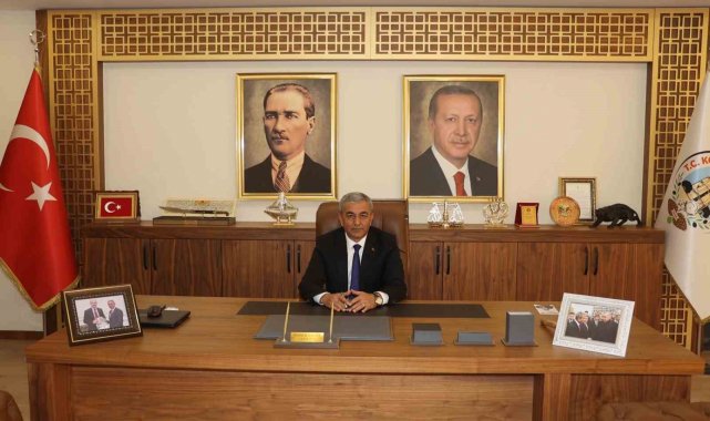 Koçarlı Belediye Başkanı Nedim Kaplan, Aydın'da gazetecilere yapılan sa...