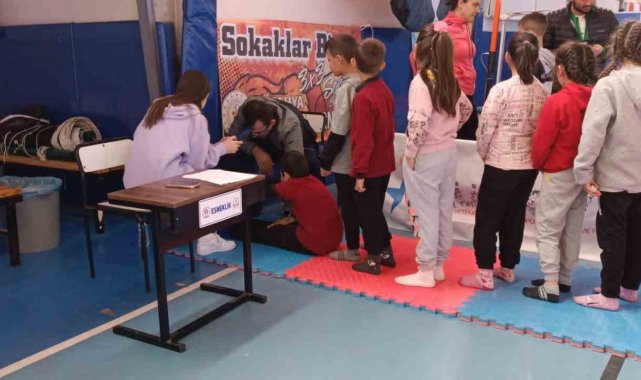 Kütahya'nın Gediz ilçesinde, Gençlik ve Spor Bakanlığı ile Milli Eğitim...