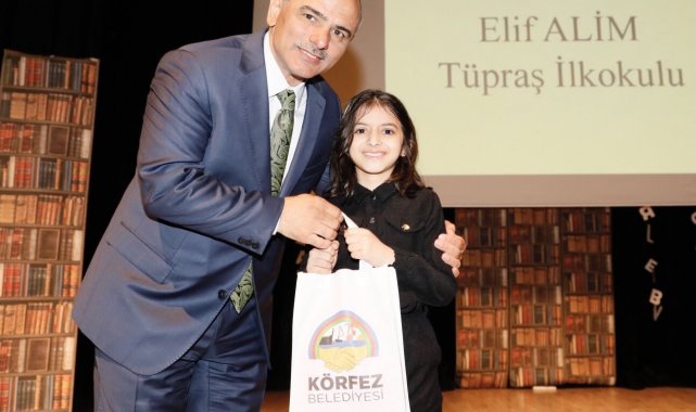 Kütüphaneler Haftası çerçevesinde düzenlenen programa katılan Körfez Beledi...