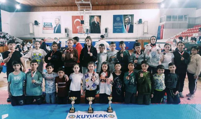 Kuyucak Belediyespor Muğla'da gerçekleştirilen 'Merhum Cengiz Topra...