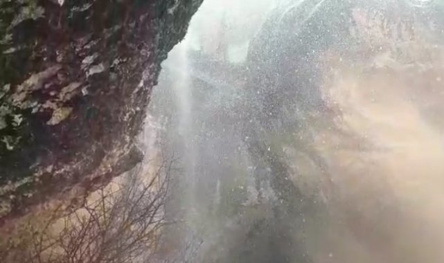 Malatya'nın Akçadağ ilçesi bin 700 rakımda şiddetli sağanak yağış sonra...