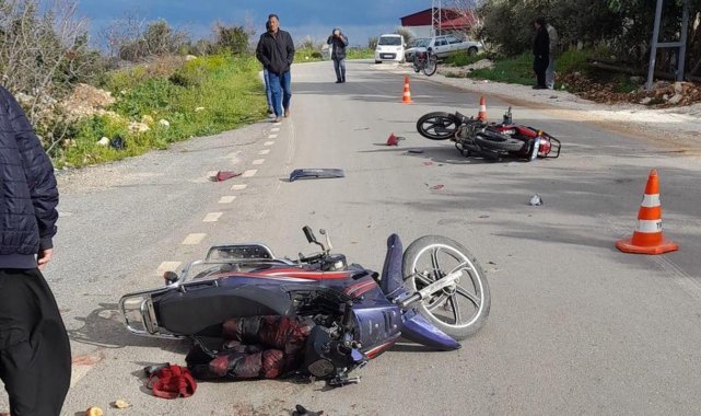Erdemli ilçesinde 2 motosikletin kafa kafaya çarpıştığı kazada 3 kişi yaralı