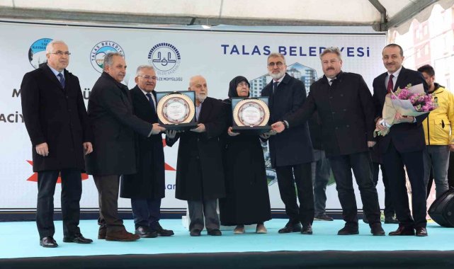 Mülkiyeti Talas Belediyesine ait arsa üzerine hayırsever Büyükperdah Ailesi...
