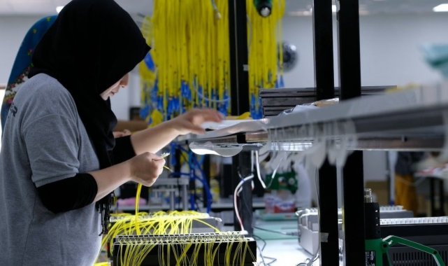 Sanayi, inşaat ve ticaret-hizmet sektörleri toplamında ücretli çalışan sayı...