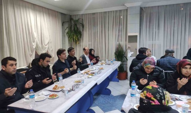 Şaphane Kaymakamlığınca ilçede bulunan depremzede ailelere, şehit yakınları...