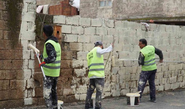 Sel felaketinin izlerini silmek için Haliliye Belediyesi selden etkilenen h...