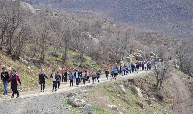 Şırnak'ta güvenlik güçlerinin huzur ortamını sağlamasıyla Beytüşşebap i...