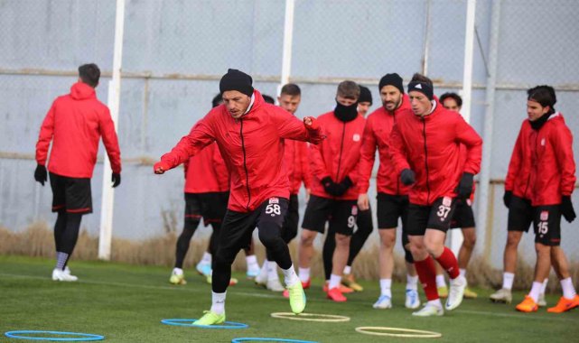 Spor Toto Süper Lig'in 28. hafta maçında Başakşehir ile karşılaşacak ol...