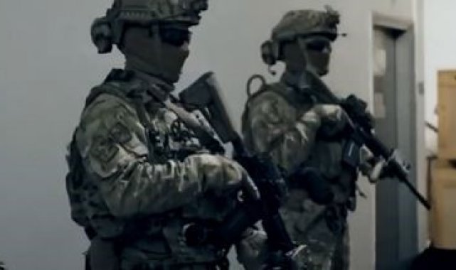 Su Altı Taarruz (SAT) Komandoları, gerçekleştirdikleri eğitimlerde hedefler...