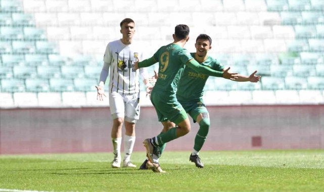 TFF 2. Lig Beyaz Grup 29. haftasında Bursaspor, sahasında karşılaştığı Bayb...