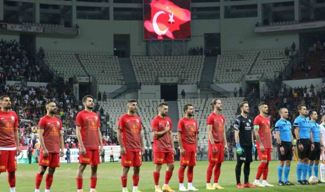 TFF 2. Lig Beyaz Grup'ta son olarak Sivasspor ile 2-2 beraber kalan Ame...