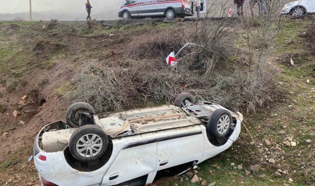 Tunceli'de meydana gelen trafik kazasında 3 kişi yaralandı. Hastaneye k...