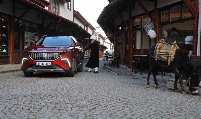 TOGG, program çekimi için getirildiği Konya'nın Akşehir ilçesinde büyük ilgi gördü